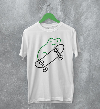 Frog T-Shirt Green Frog on a Skateboard Tee Animal Lover Shirt Retro Aesthetic