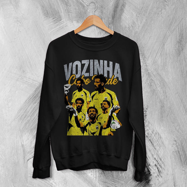 Vozinha Cape Verde Sweatshirt Vintage Vozinha Shirt, Soccer Legend Crewneck - Black - WorldWideShirt