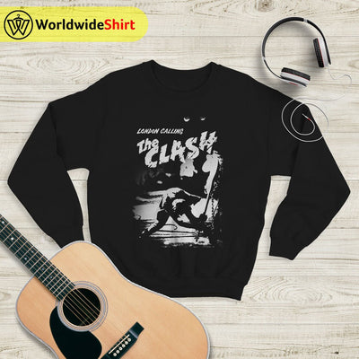 VTG The Clash London Calling Sweatshirt The Clash Shirt Band Shirt - WorldWideShirt